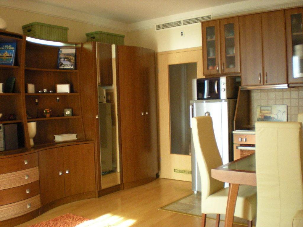 Apartman Golf Lux Bük Rum bild