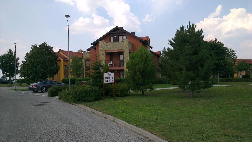 Apartman Golf Lux Bük Rum bild